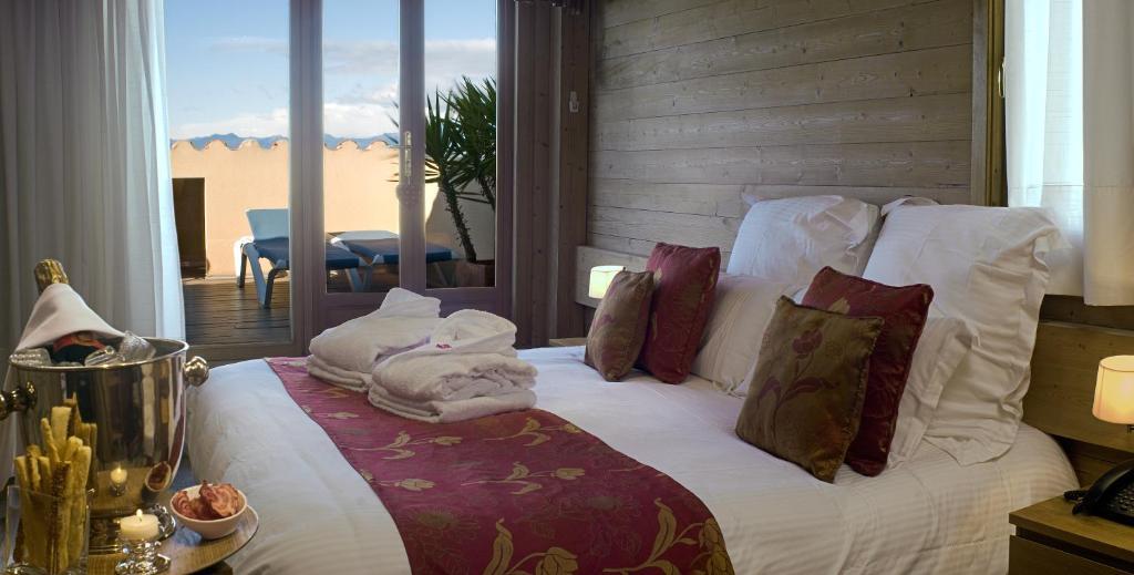גרייאיה Hotel La Placa חדר תמונה